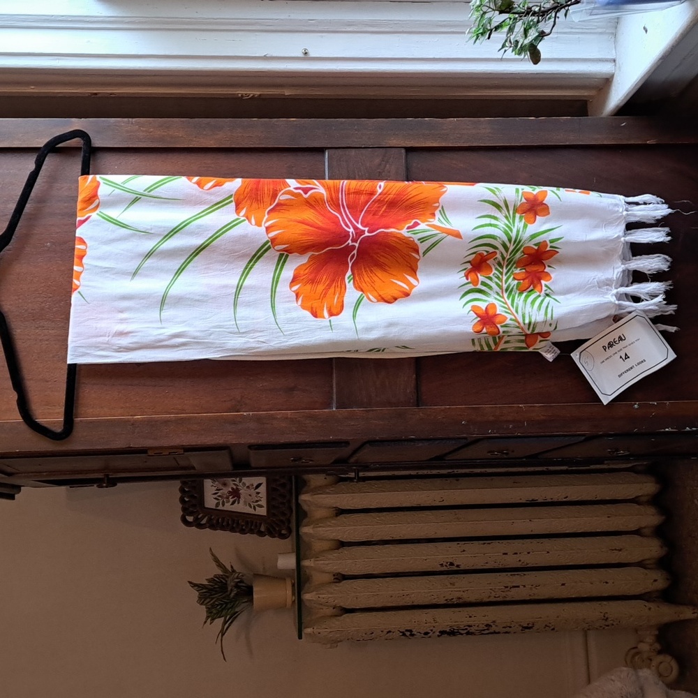 Pareau nwt tropical orange hibiscus flowers scarf 100% rayon